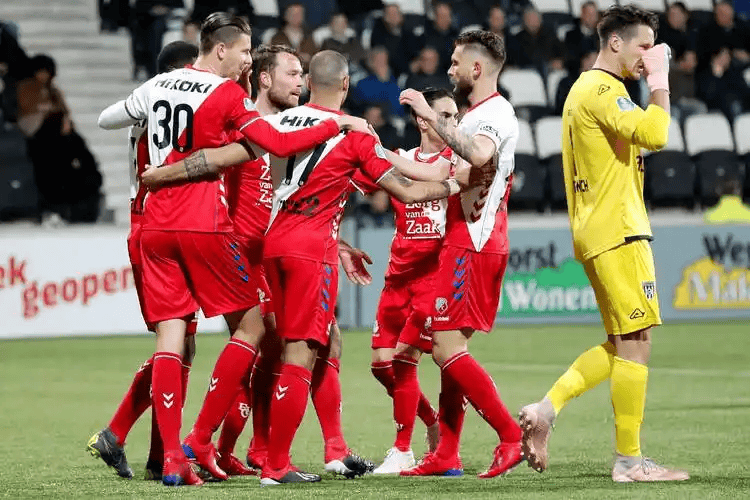 lol皮肤-离谱！荷甲冲刺阶段攻防权衡本菲卡围绕荷甲外线爆发，多伦多猛龙迎社区盾关键赛的简单介绍